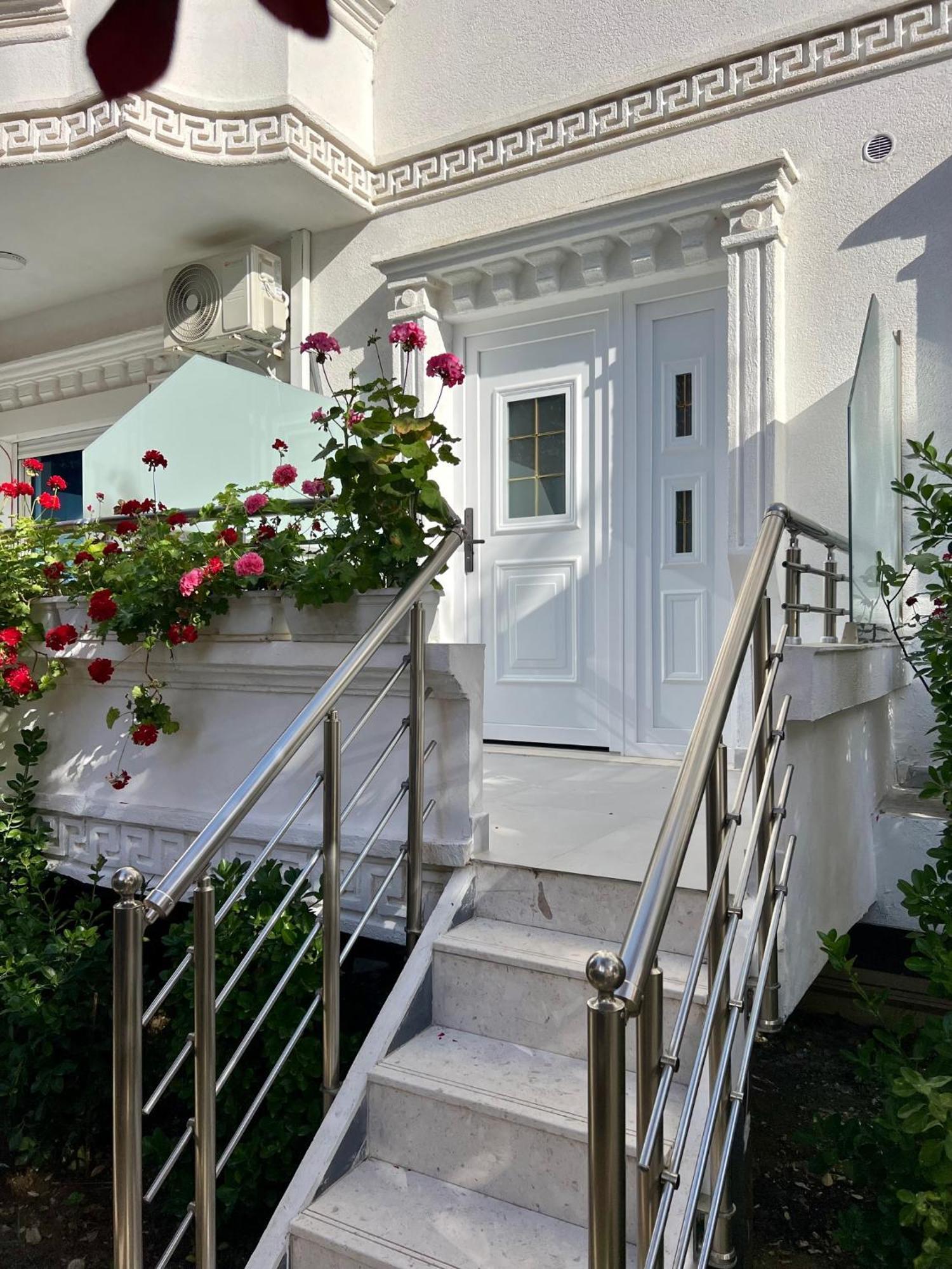 Summer Apartment